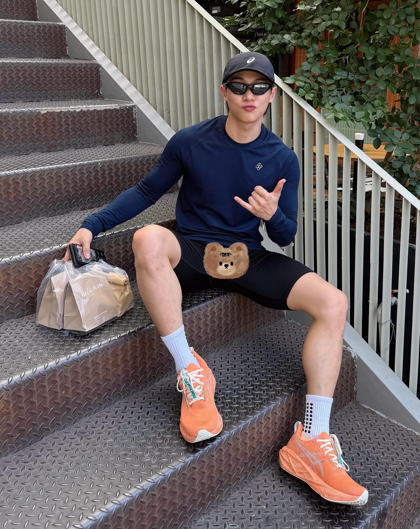 จูเนียร์ - กรวิชญ์ สูงกิจบูลย์