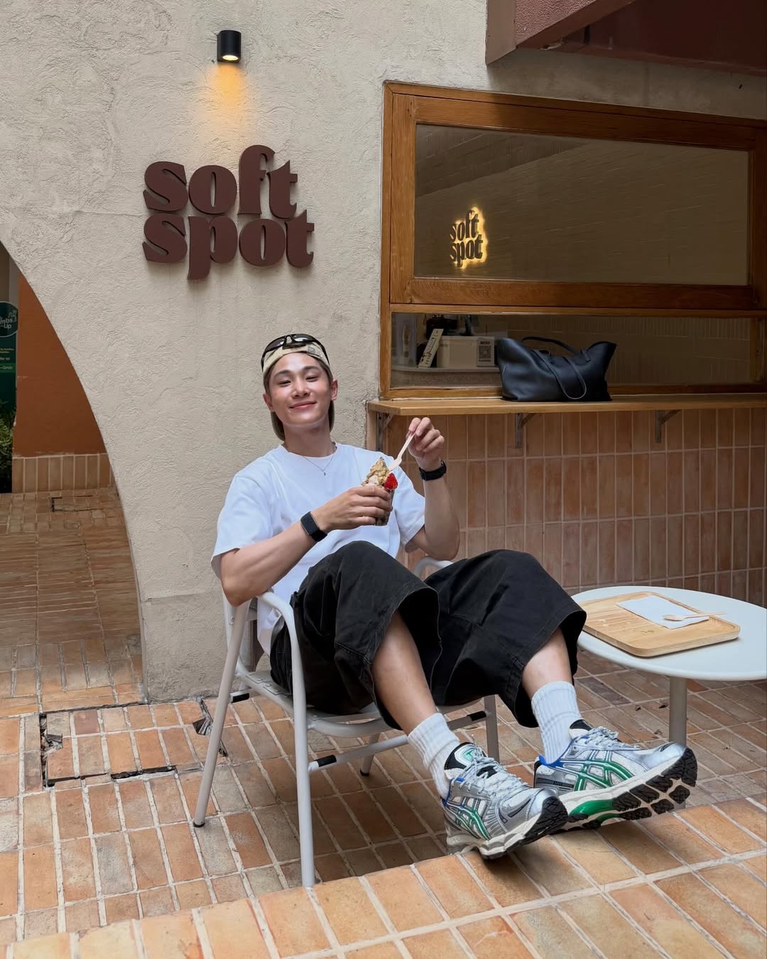 จูเนียร์ - กรวิชญ์ สูงกิจบูลย์