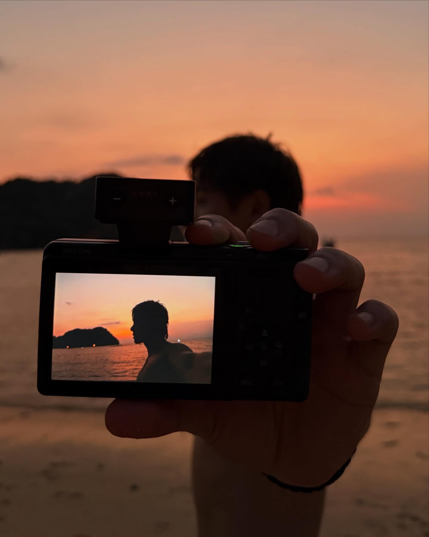 จูเนียร์ - กรวิชญ์ สูงกิจบูลย์