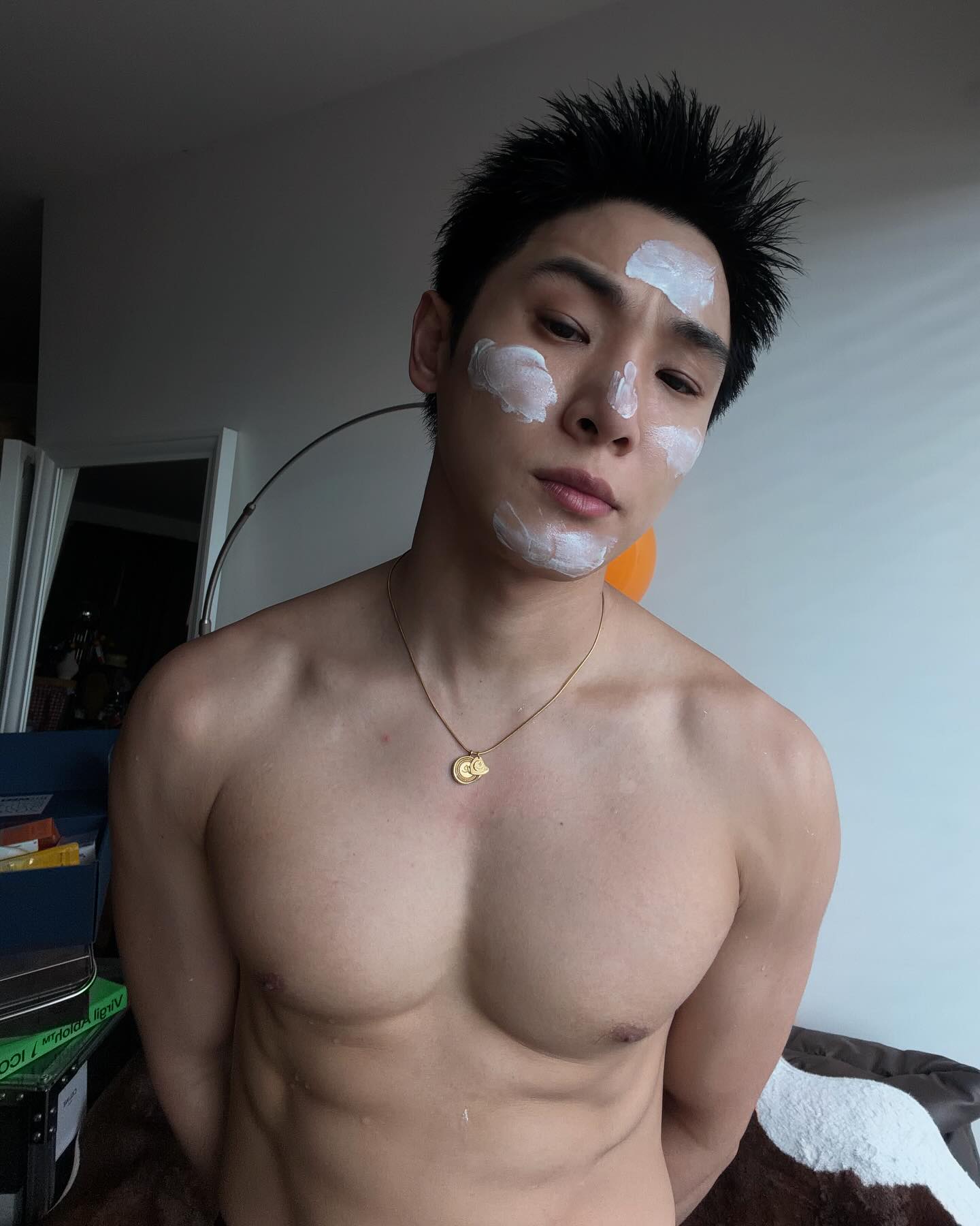 จูเนียร์ - กรวิชญ์ สูงกิจบูลย์