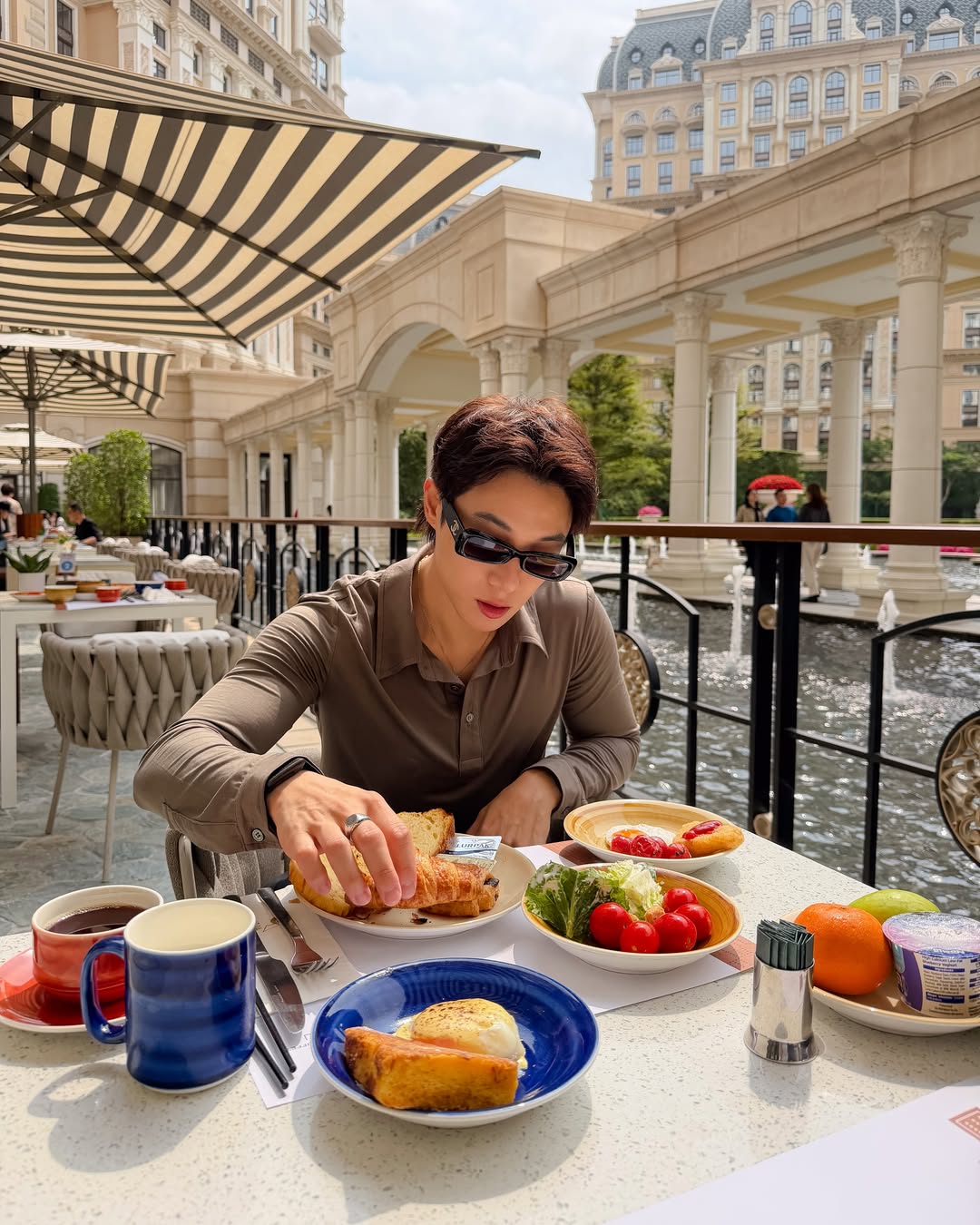 จูเนียร์ - กรวิชญ์ สูงกิจบูลย์
