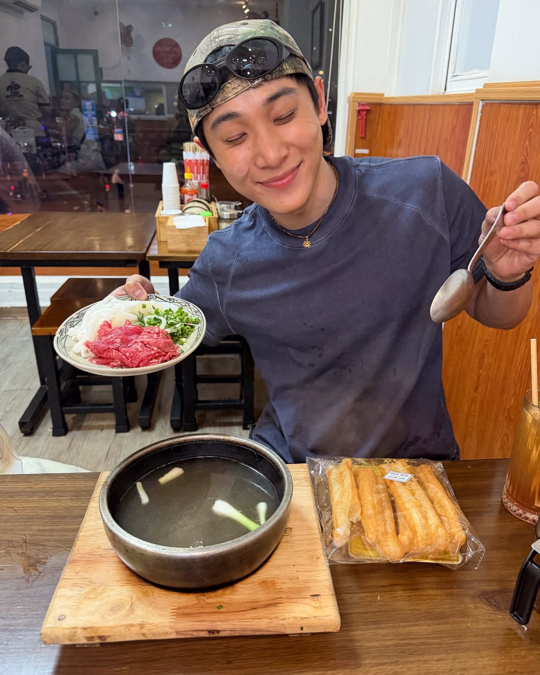 จูเนียร์ - กรวิชญ์ สูงกิจบูลย์