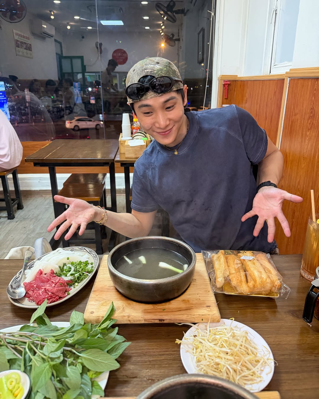 จูเนียร์ - กรวิชญ์ สูงกิจบูลย์