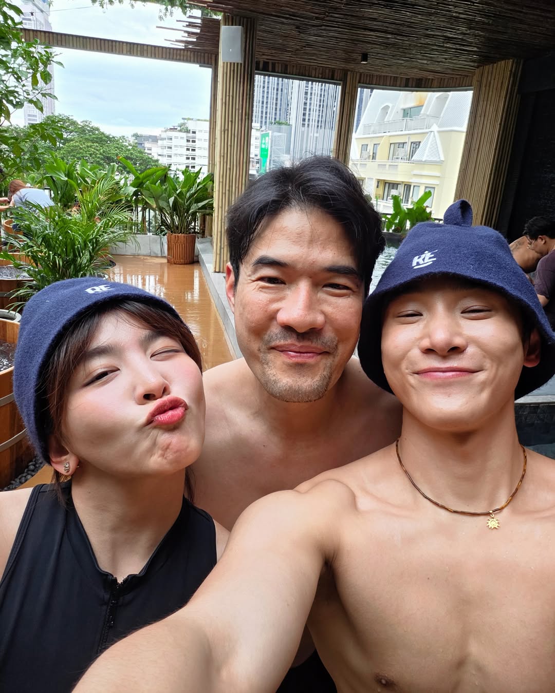 จูเนียร์ - กรวิชญ์ สูงกิจบูลย์