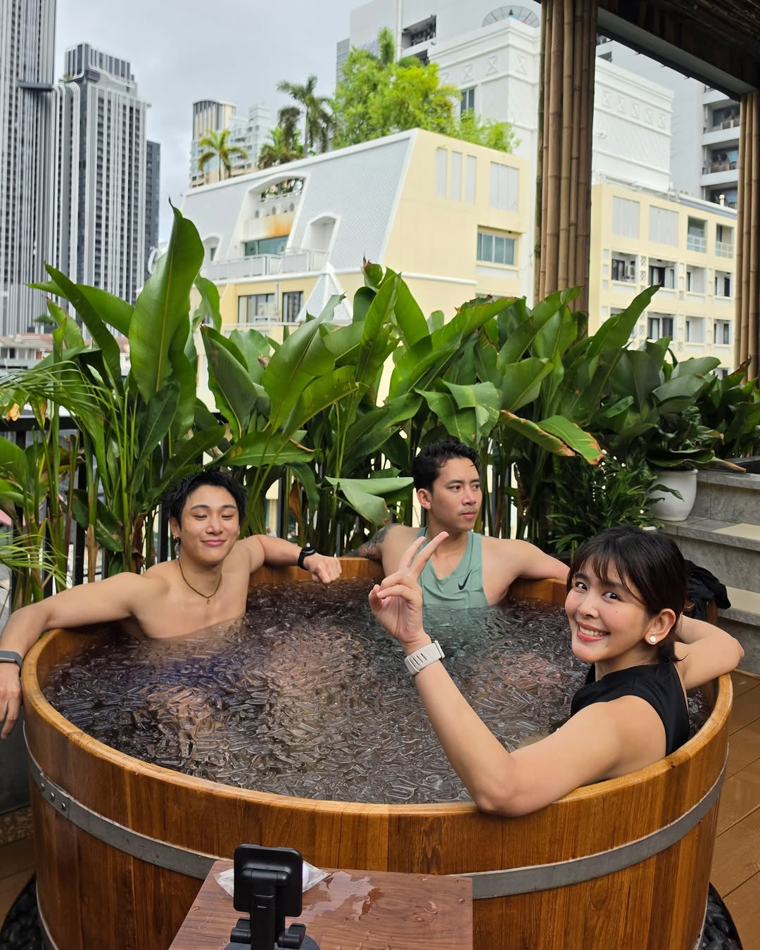 จูเนียร์ - กรวิชญ์ สูงกิจบูลย์