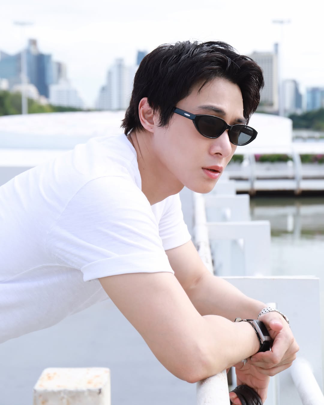 จูเนียร์ - กรวิชญ์ สูงกิจบูลย์