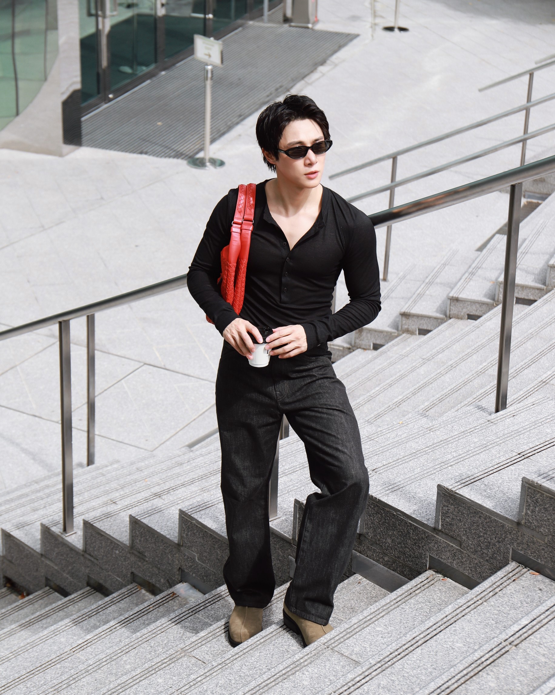 จูเนียร์ - กรวิชญ์ สูงกิจบูลย์