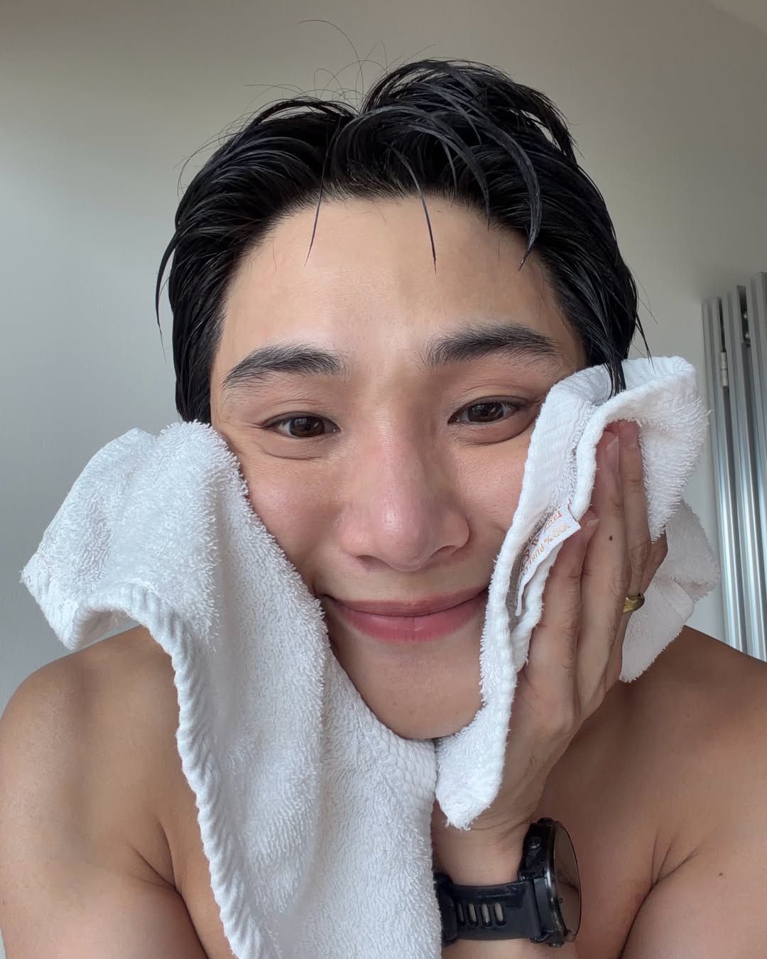 จูเนียร์ - กรวิชญ์ สูงกิจบูลย์