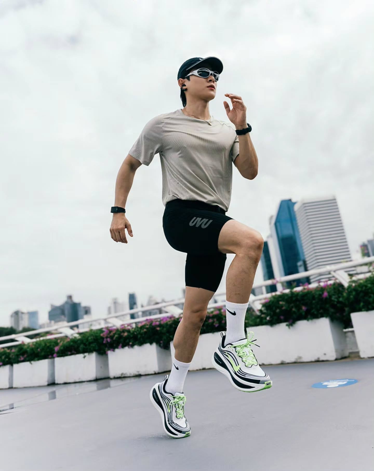 จูเนียร์ - กรวิชญ์ สูงกิจบูลย์