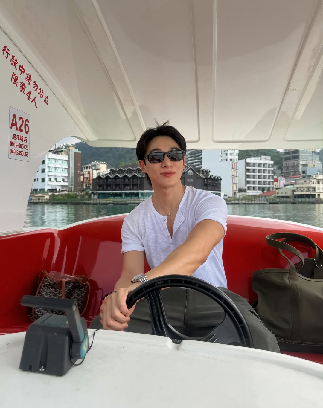 จูเนียร์ - กรวิชญ์ สูงกิจบูลย์