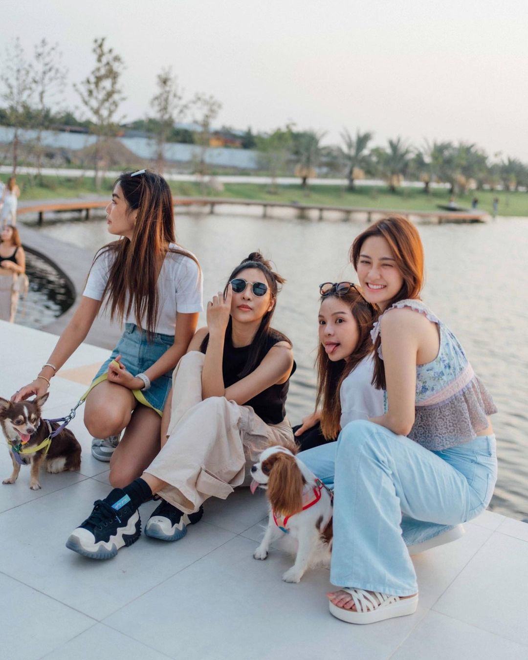 เอม - สาธิดา ปิ่นสินชัย