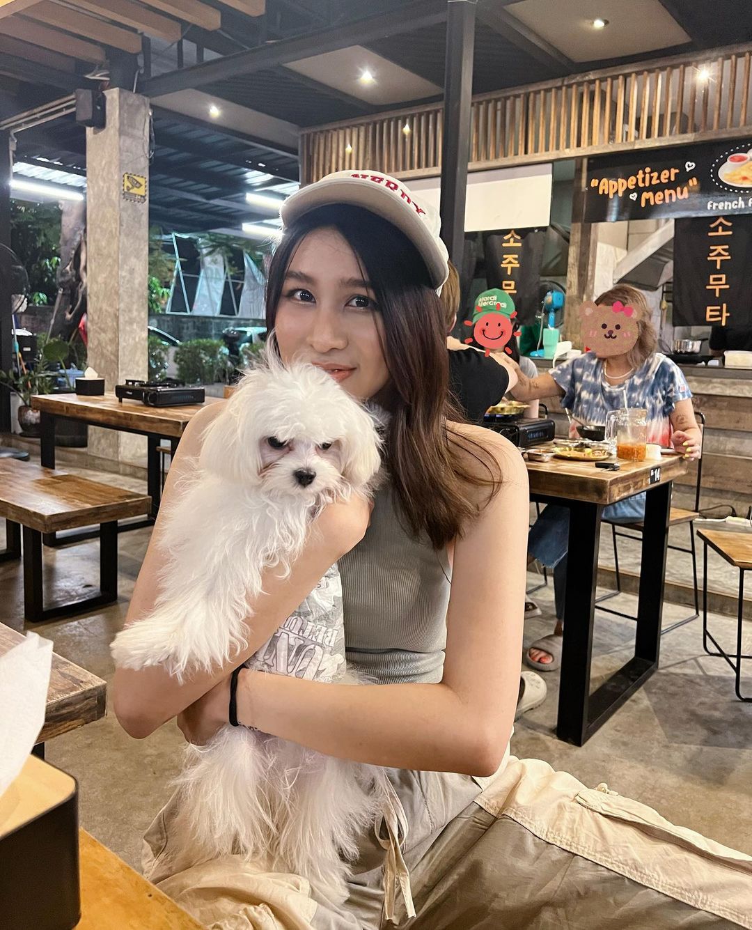 เอม - สาธิดา ปิ่นสินชัย
