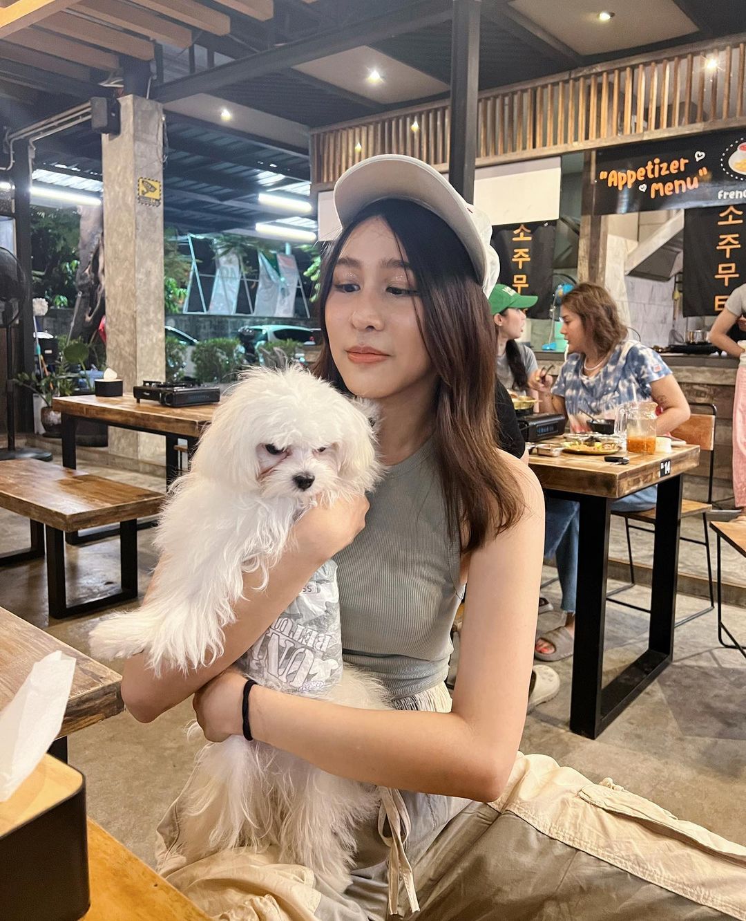 เอม - สาธิดา ปิ่นสินชัย