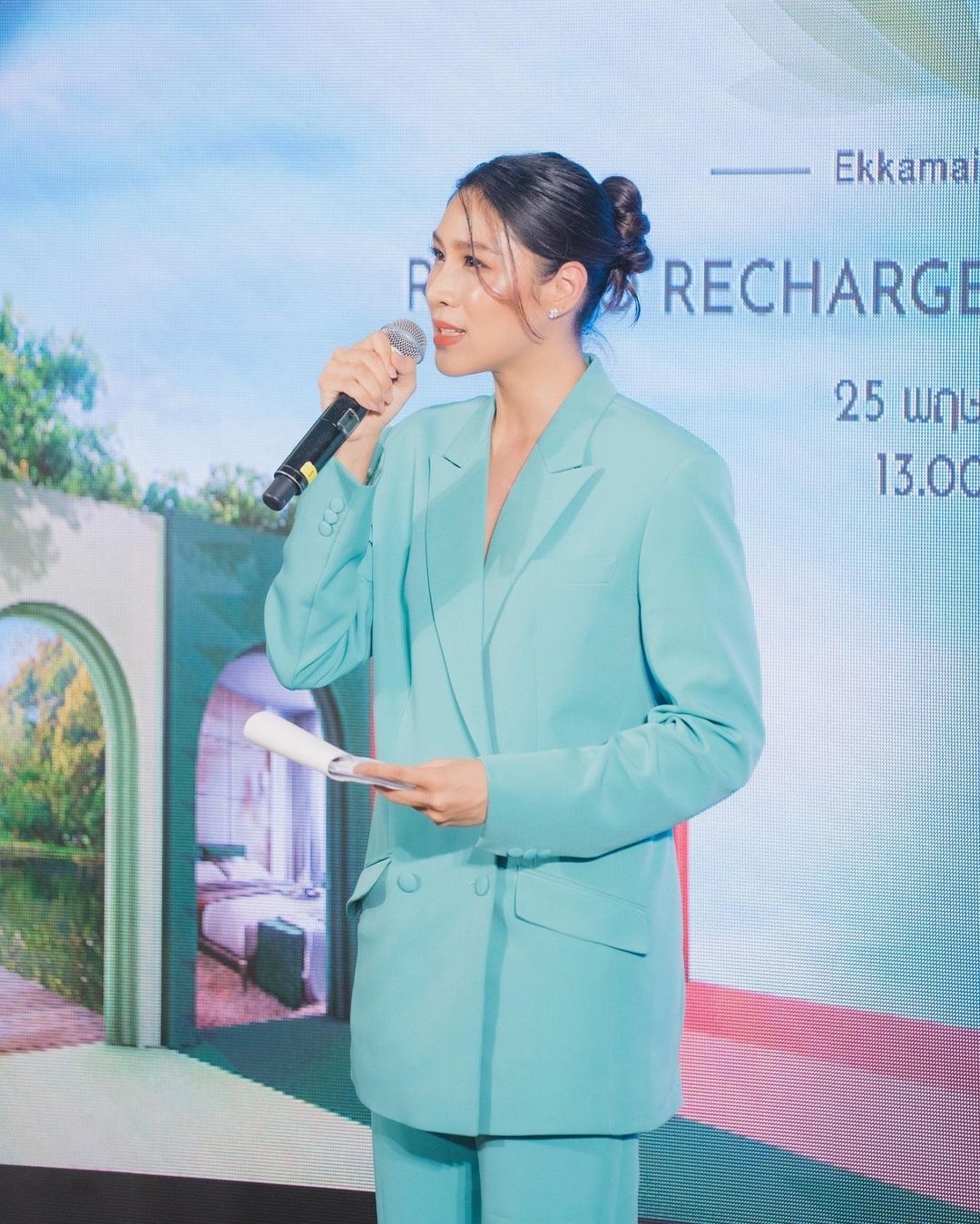 เอม - สาธิดา ปิ่นสินชัย