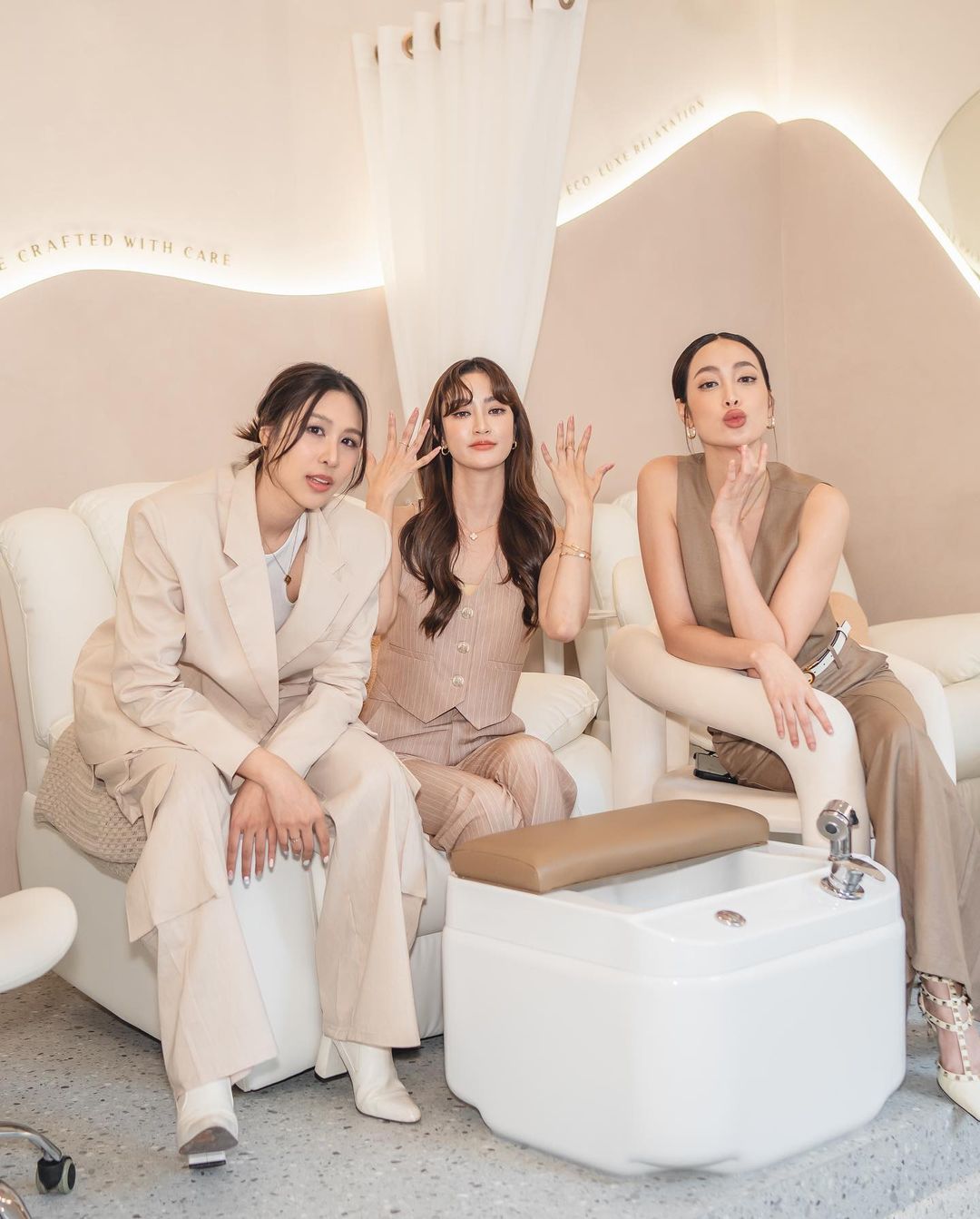 เอม - สาธิดา ปิ่นสินชัย