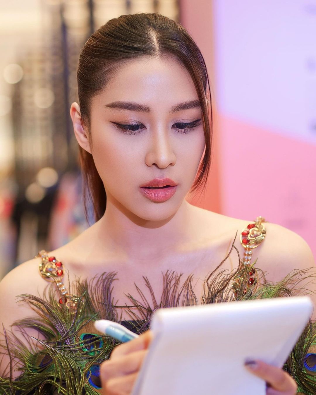 เอม - สาธิดา ปิ่นสินชัย