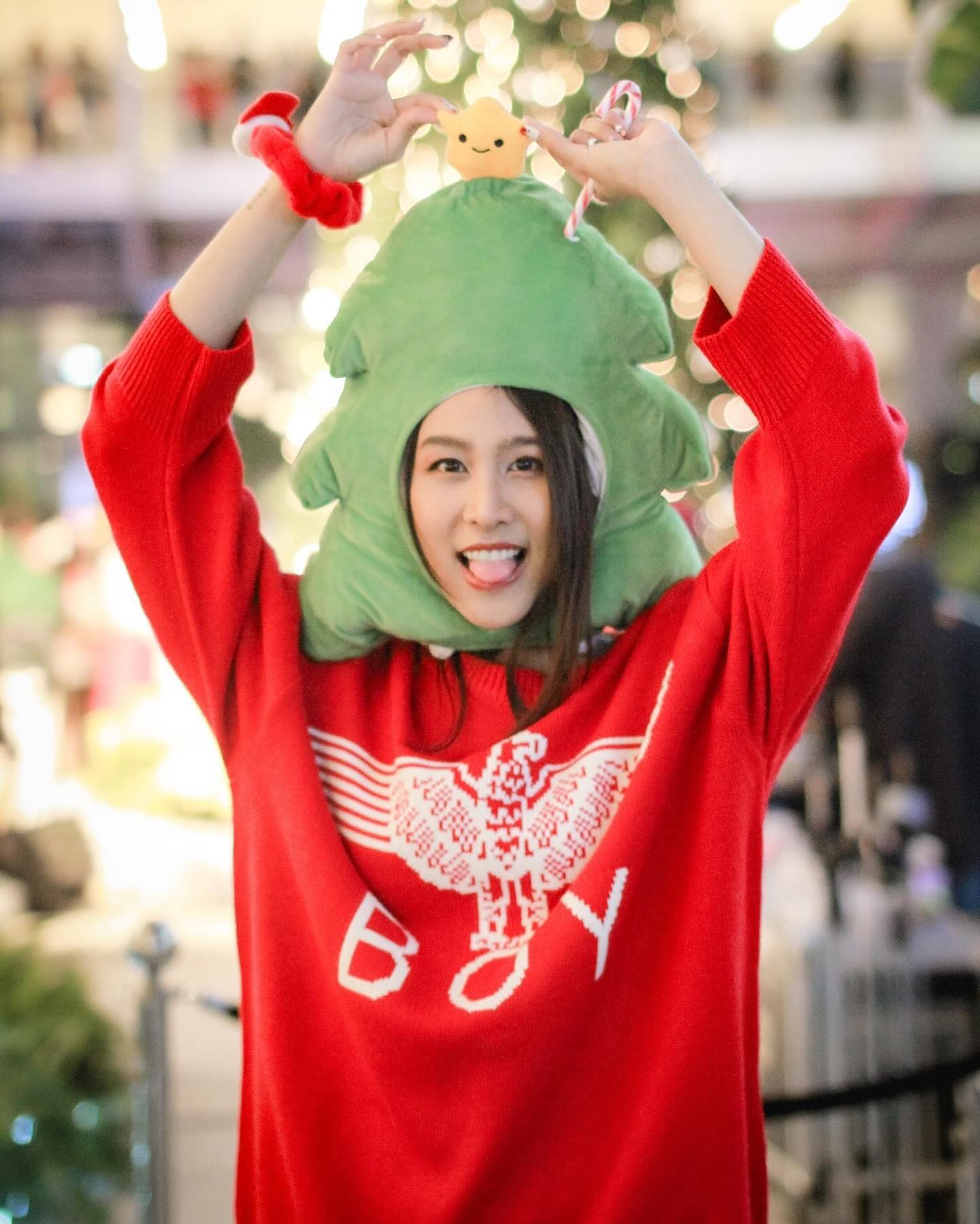 เอม - สาธิดา ปิ่นสินชัย