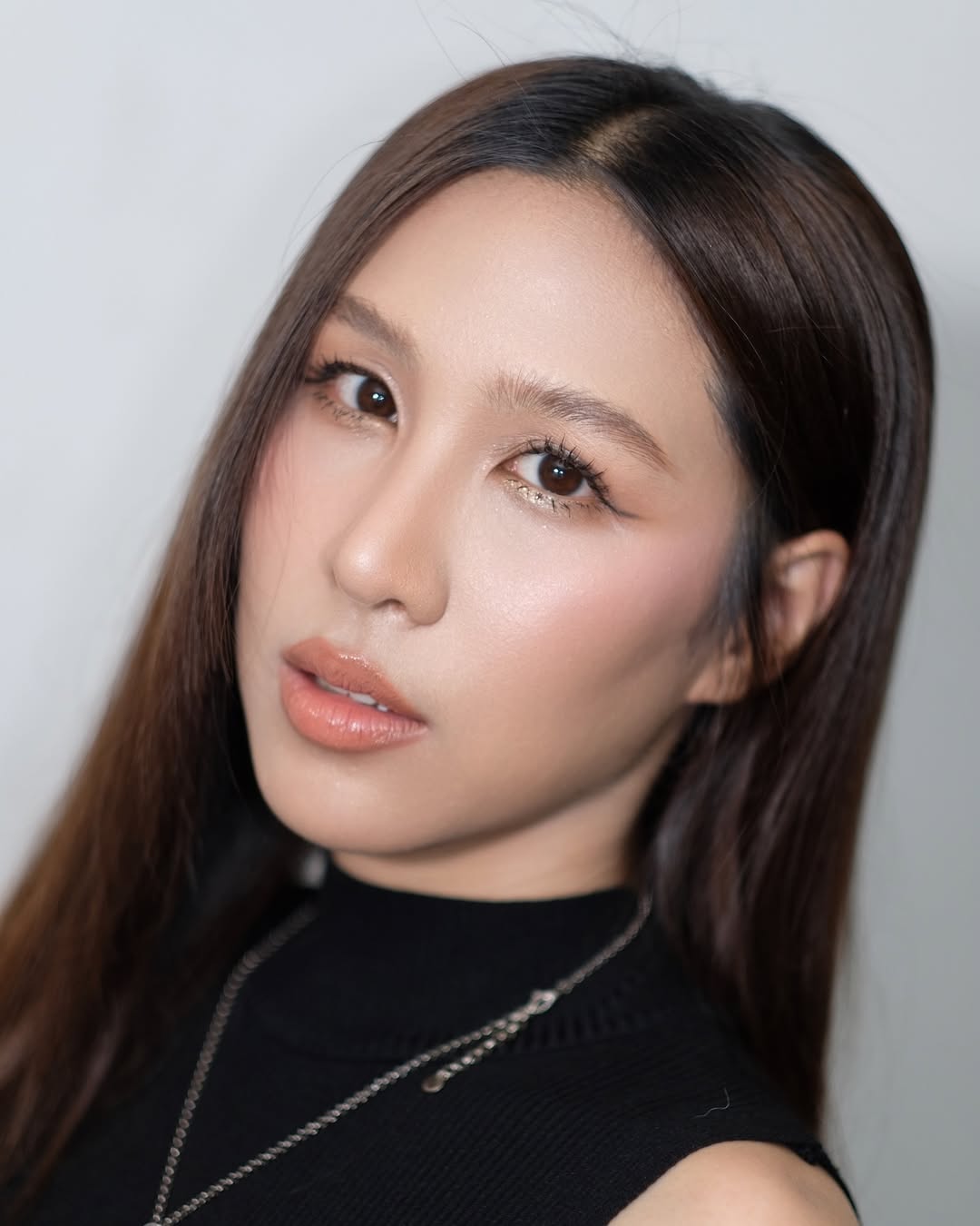 เอม - สาธิดา ปิ่นสินชัย