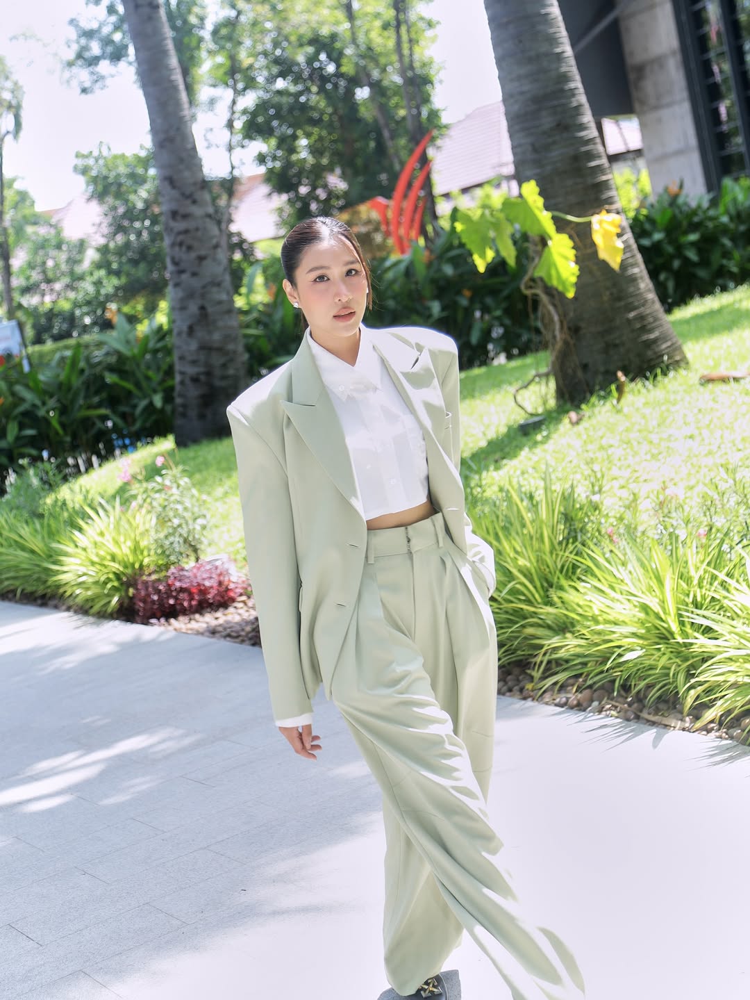 เอม - สาธิดา ปิ่นสินชัย