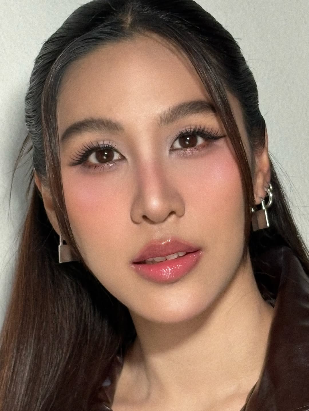 เอม - สาธิดา ปิ่นสินชัย