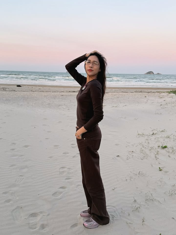 เอม - สาธิดา ปิ่นสินชัย