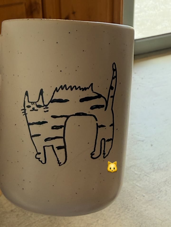 เอม - สาธิดา ปิ่นสินชัย