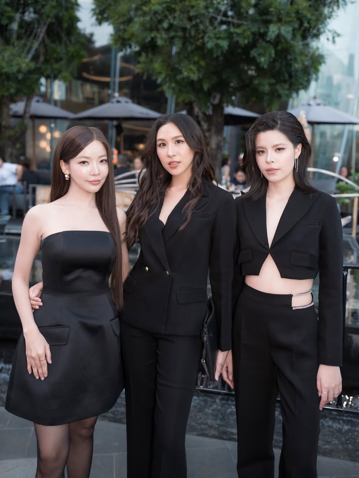 เอม - สาธิดา ปิ่นสินชัย