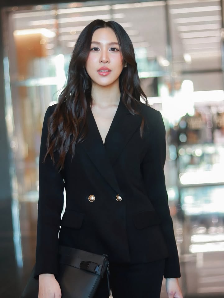 เอม - สาธิดา ปิ่นสินชัย