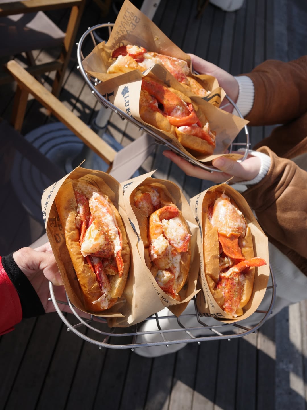 เอม - สาธิดา ปิ่นสินชัย