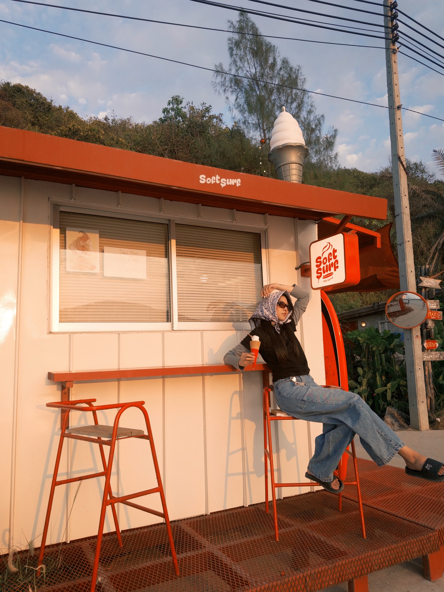 เอม - สาธิดา ปิ่นสินชัย