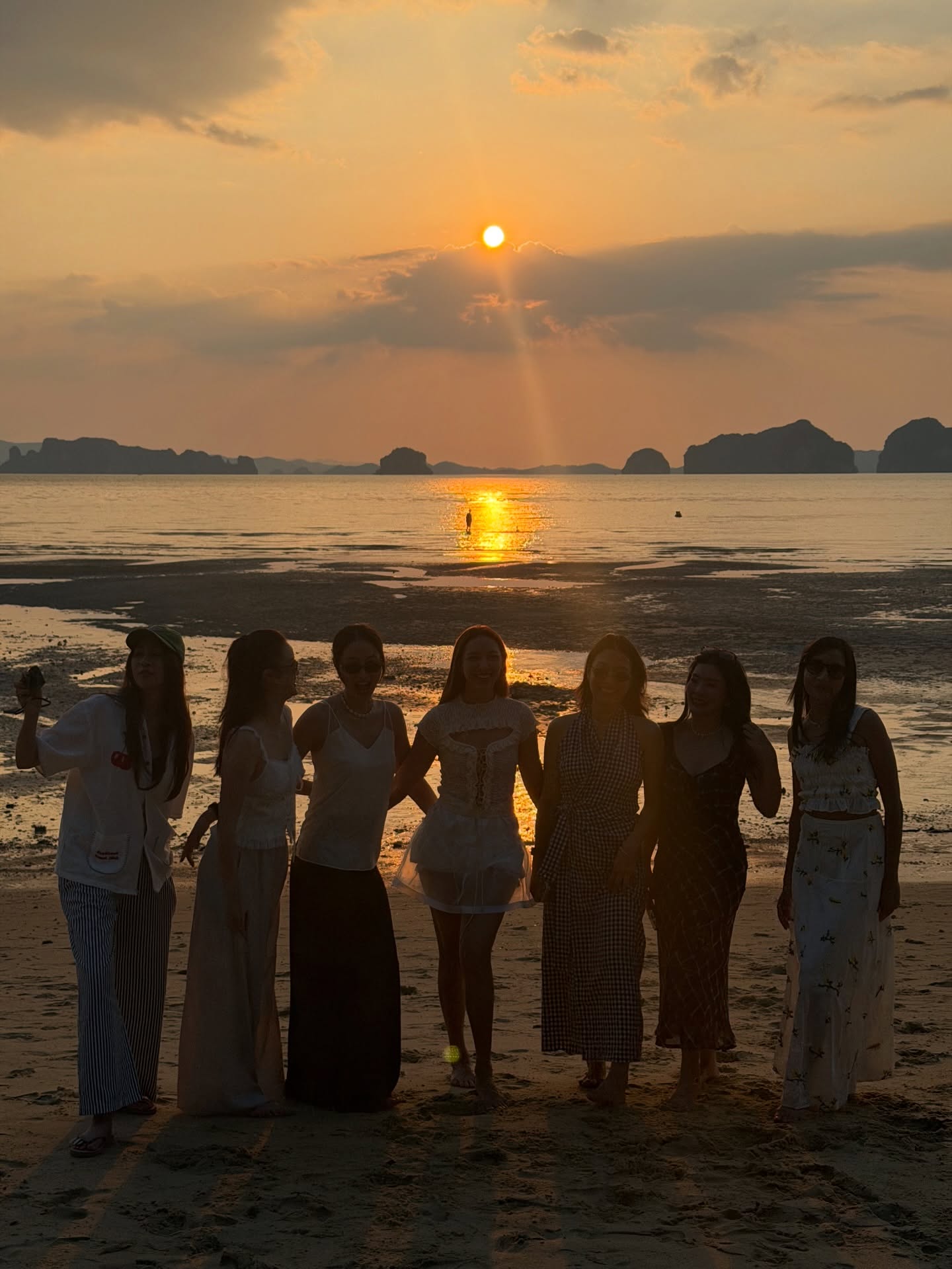 เอม - สาธิดา ปิ่นสินชัย