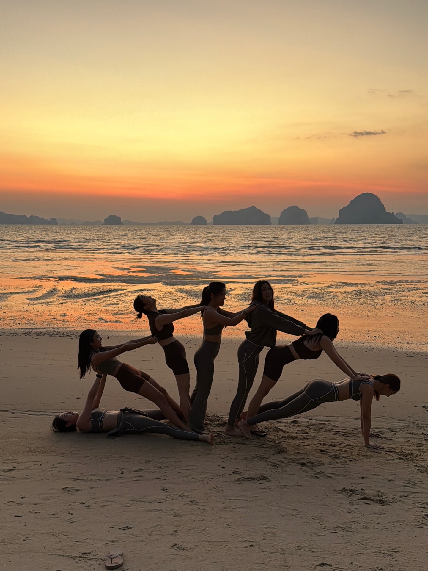 เอม - สาธิดา ปิ่นสินชัย