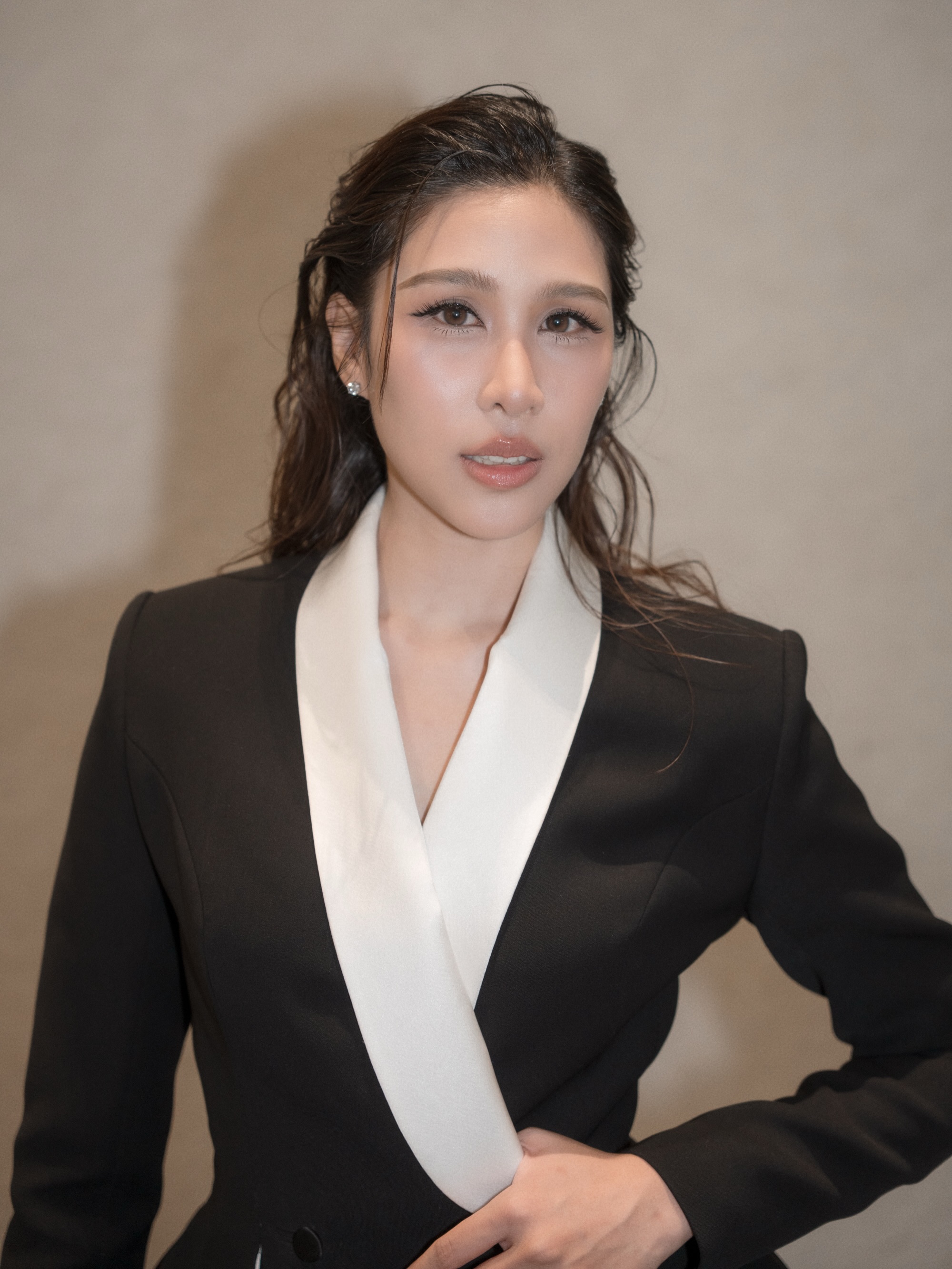 เอม - สาธิดา ปิ่นสินชัย