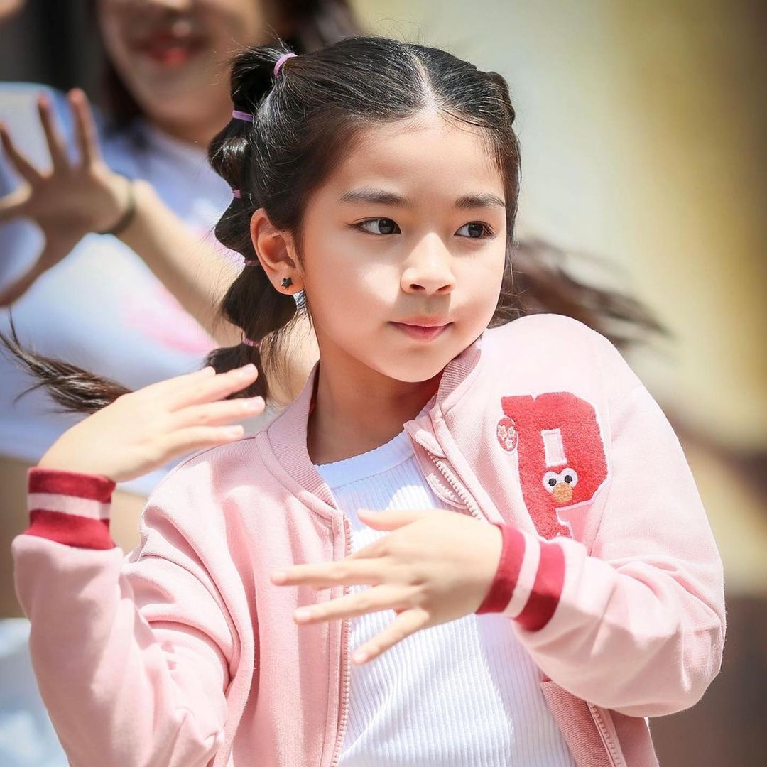 โบว์ - แวนดา สหวงษ์