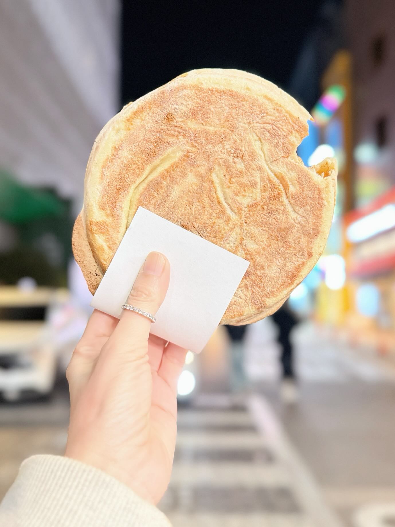 โบว์ - แวนดา สหวงษ์