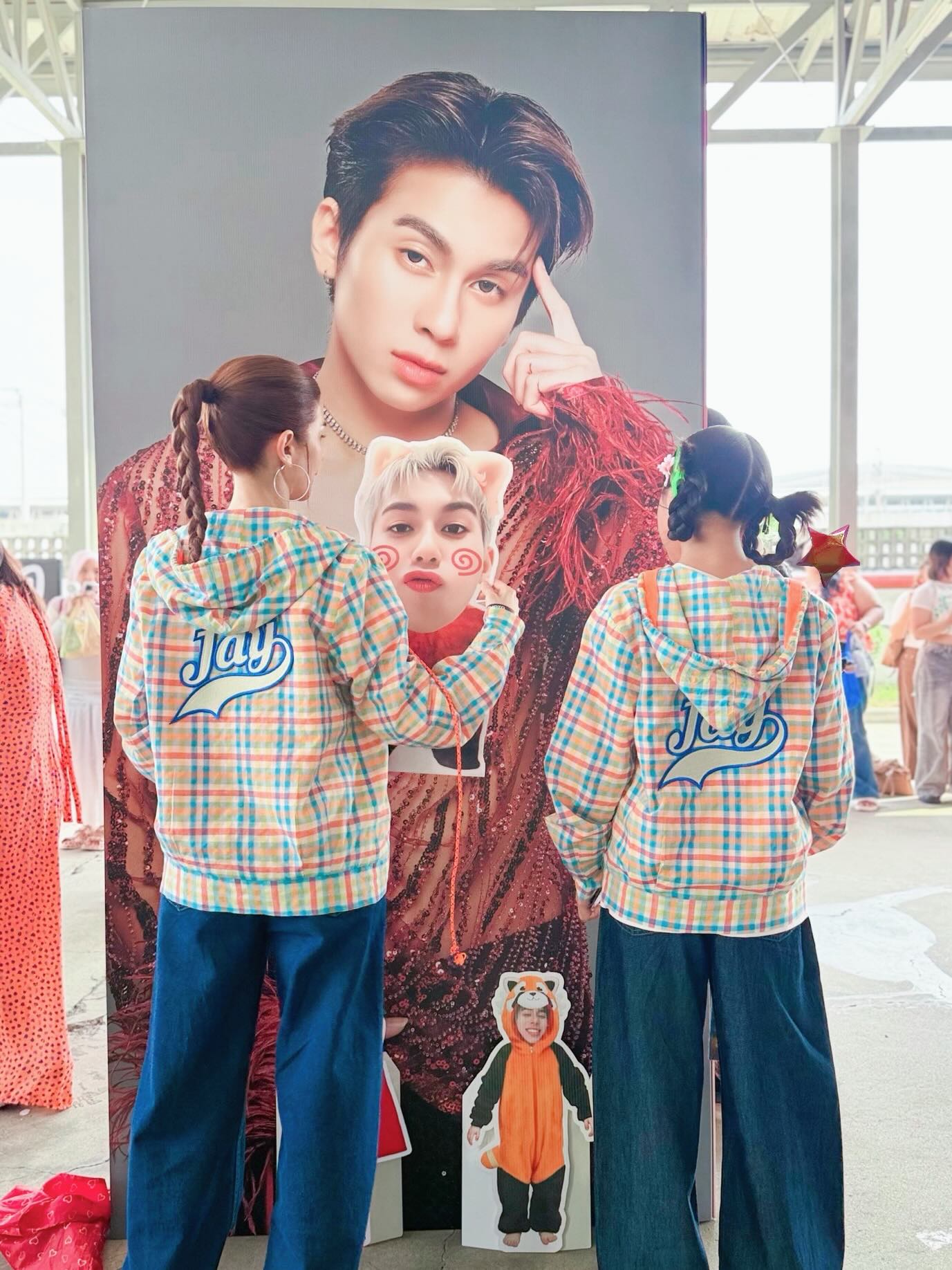 โบว์ - แวนดา สหวงษ์