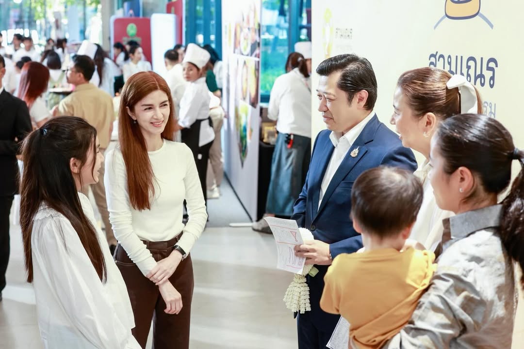 โบว์ - แวนดา สหวงษ์