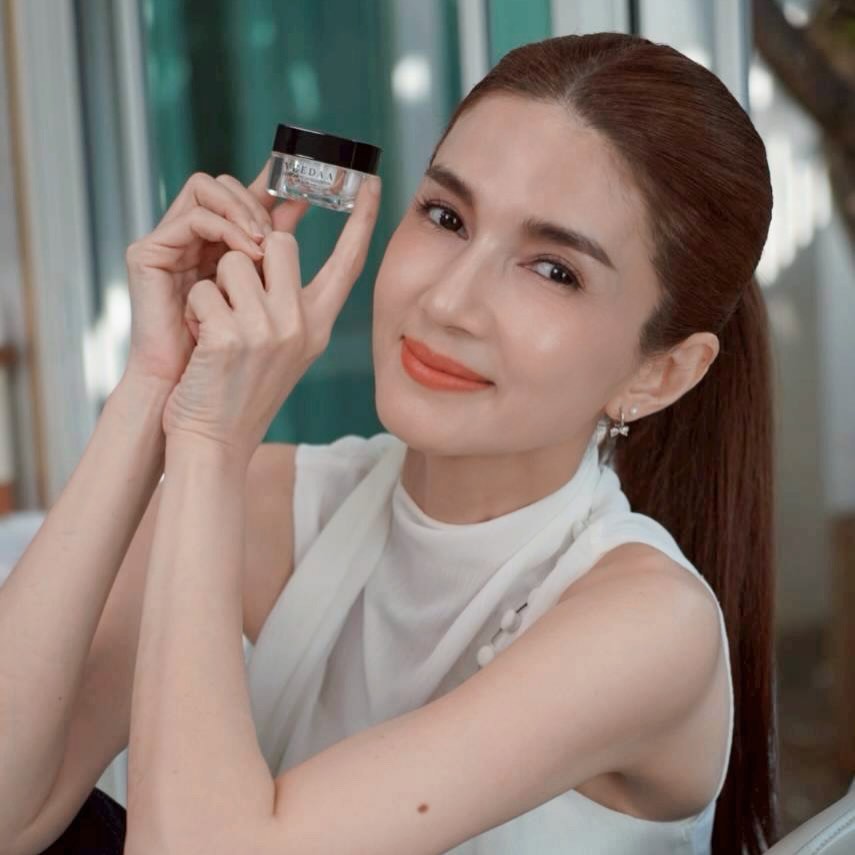 โบว์ - แวนดา สหวงษ์