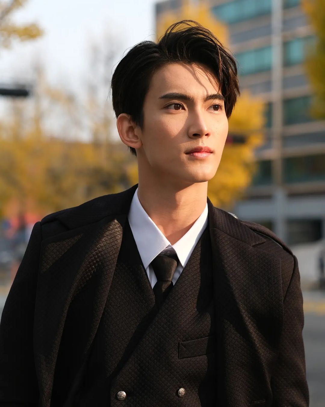 เฟริสท์ - ฉลองรัฐ นอบสำโรง