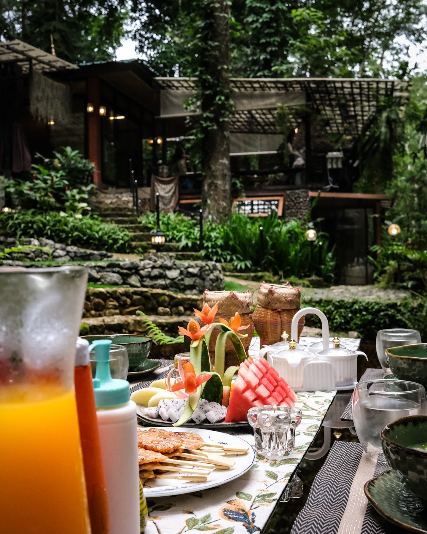 เฟริสท์ - ฉลองรัฐ นอบสำโรง