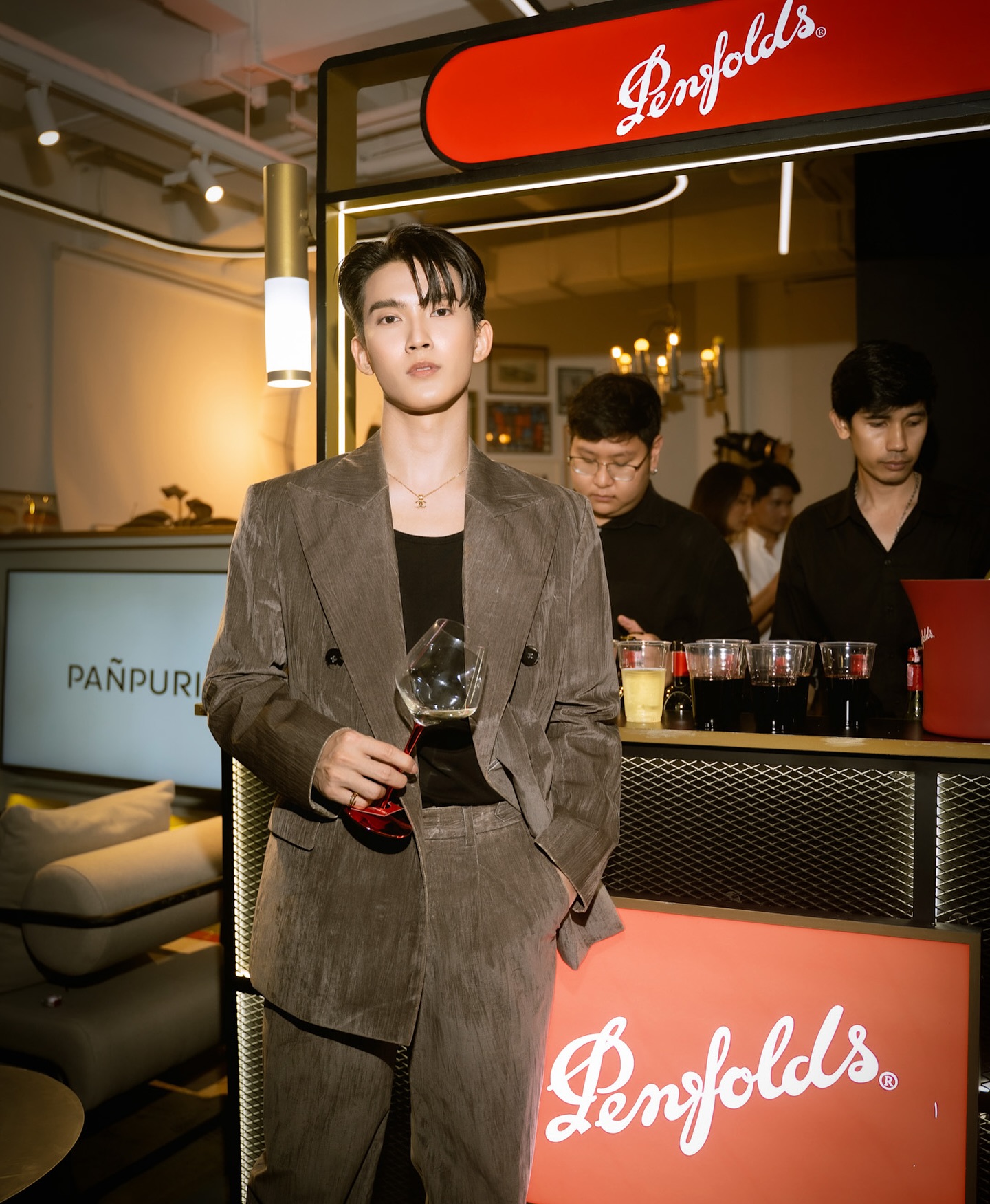 เฟริสท์ - ฉลองรัฐ นอบสำโรง