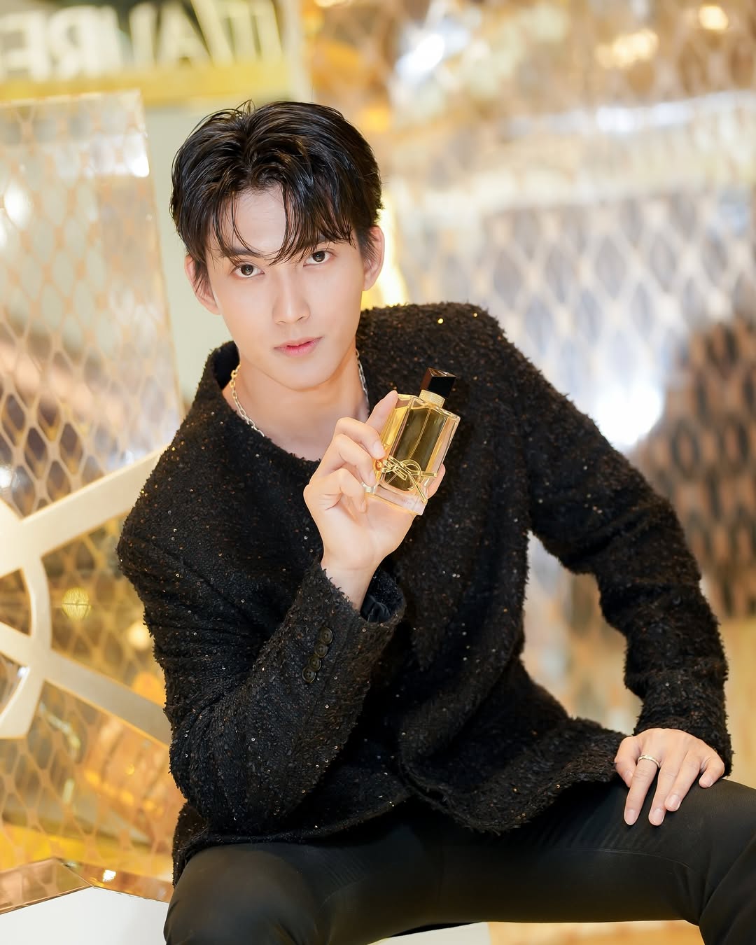 เฟริสท์ - ฉลองรัฐ นอบสำโรง