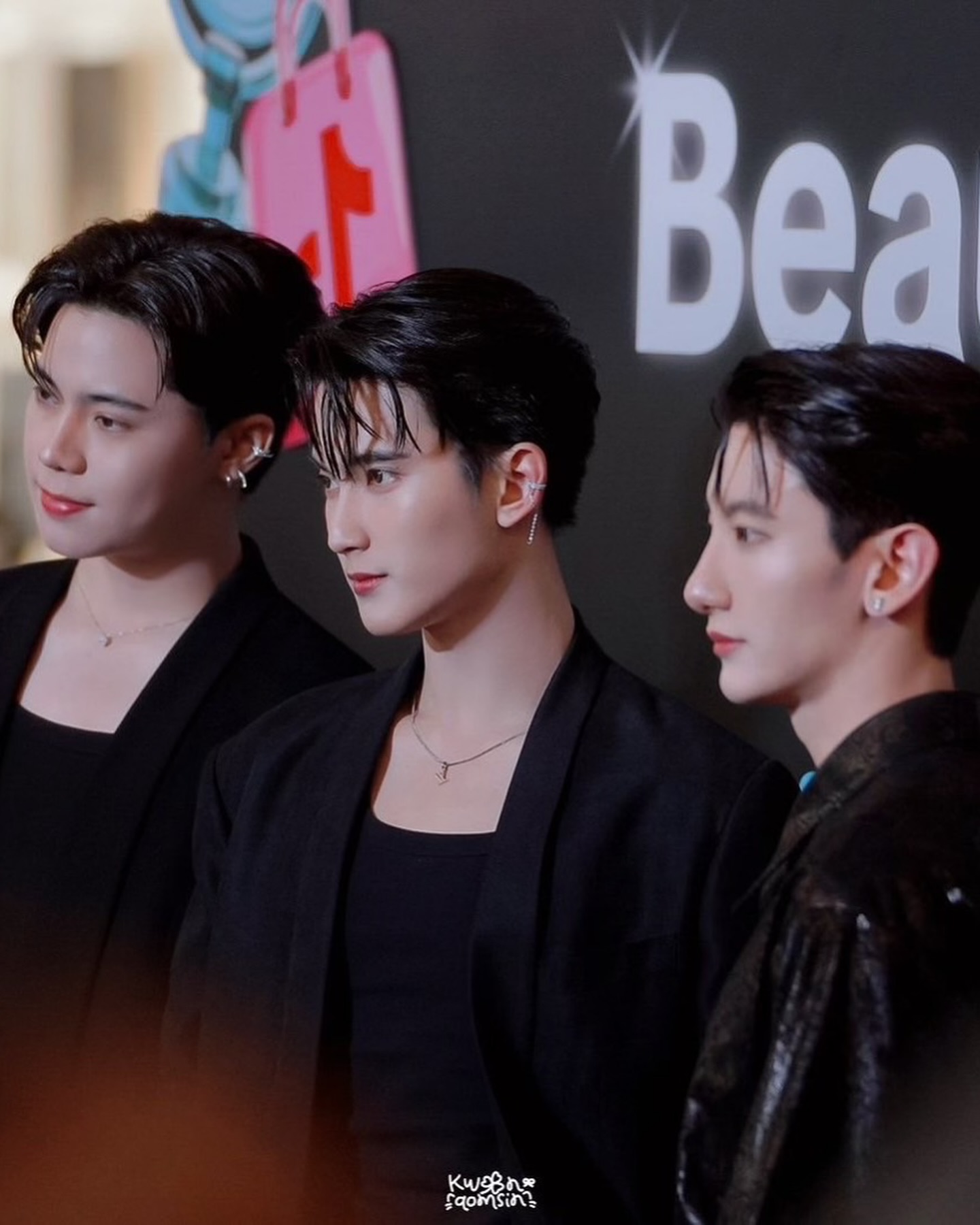 เฟริสท์ - ฉลองรัฐ นอบสำโรง