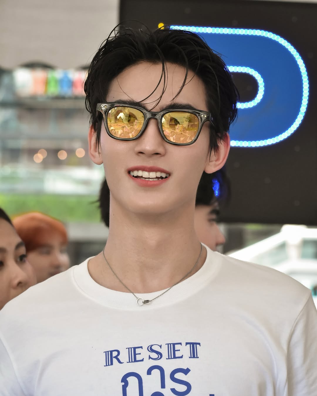 เฟริสท์ - ฉลองรัฐ นอบสำโรง