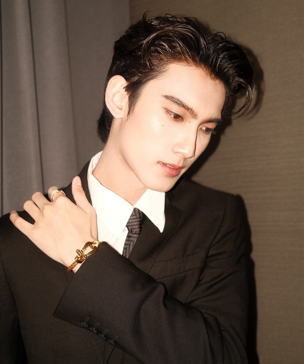 เฟริสท์ - ฉลองรัฐ นอบสำโรง