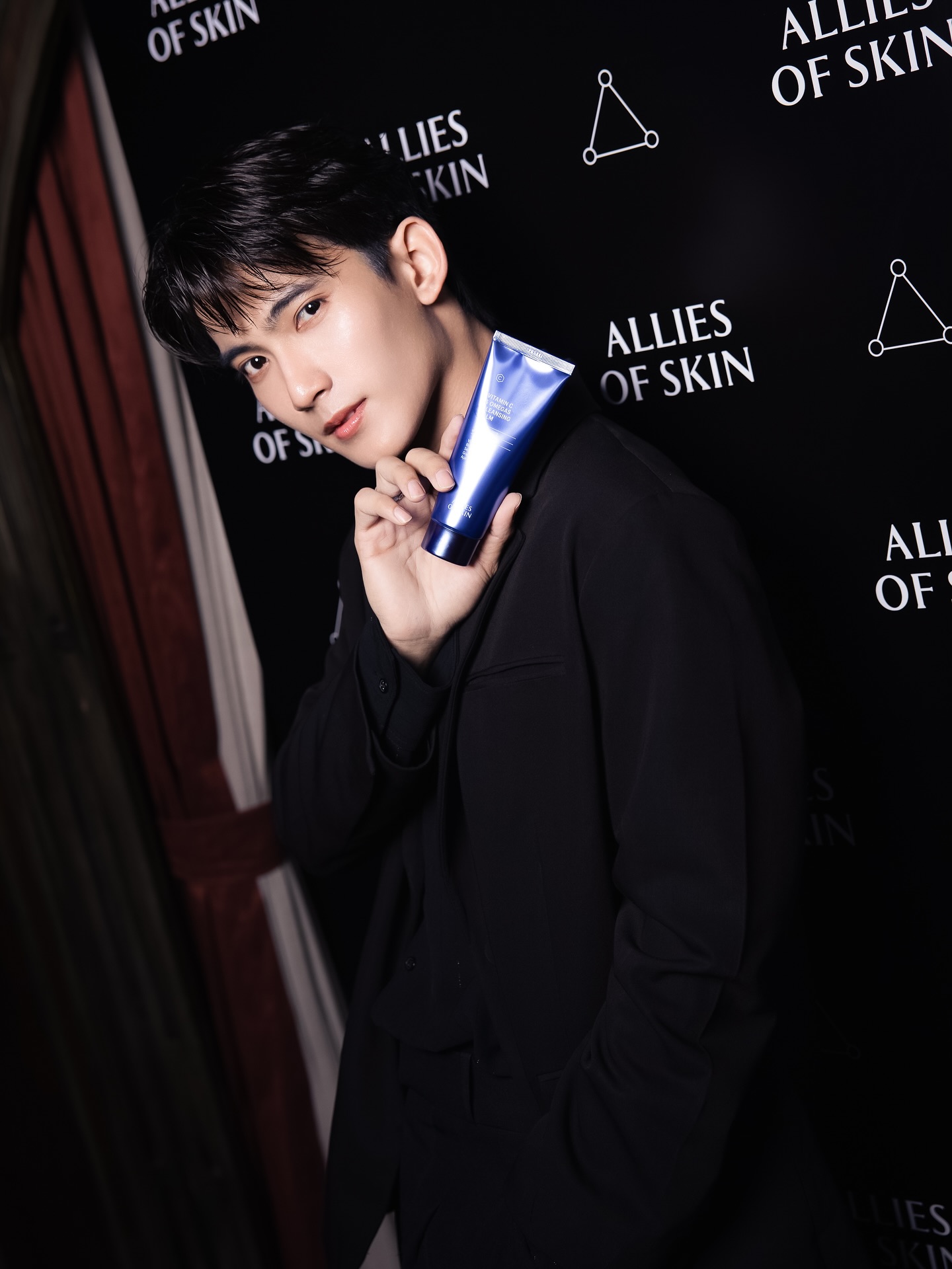 เฟริสท์ - ฉลองรัฐ นอบสำโรง