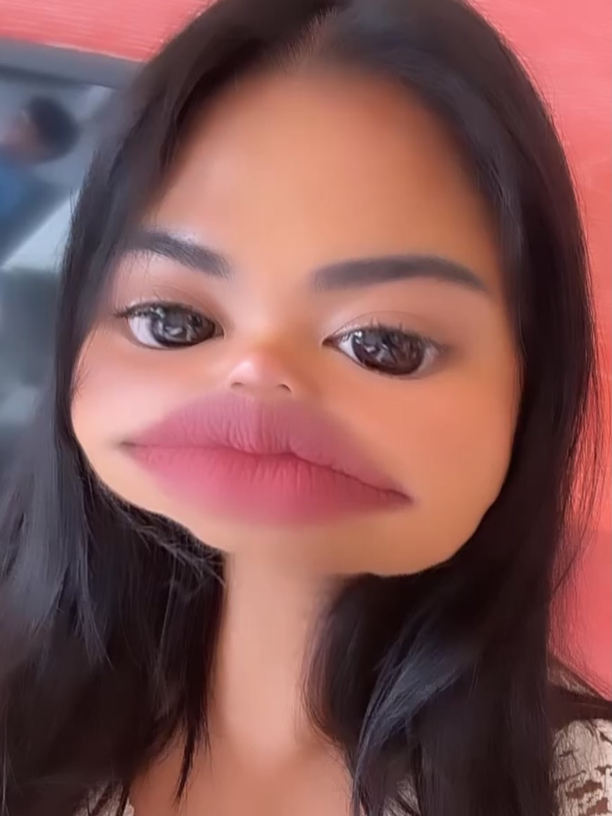 เฟริสท์ - ฉลองรัฐ นอบสำโรง