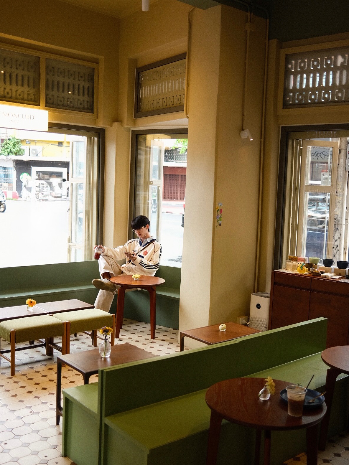 เฟริสท์ - ฉลองรัฐ นอบสำโรง