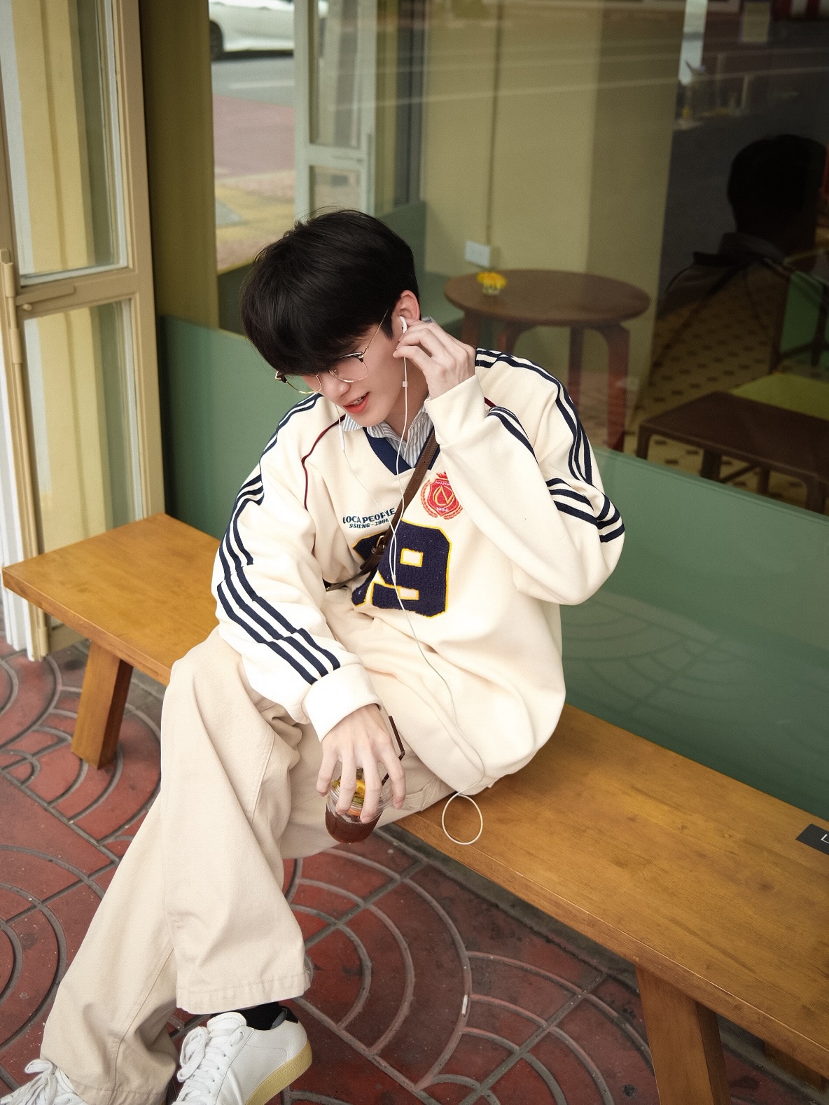 เฟริสท์ - ฉลองรัฐ นอบสำโรง