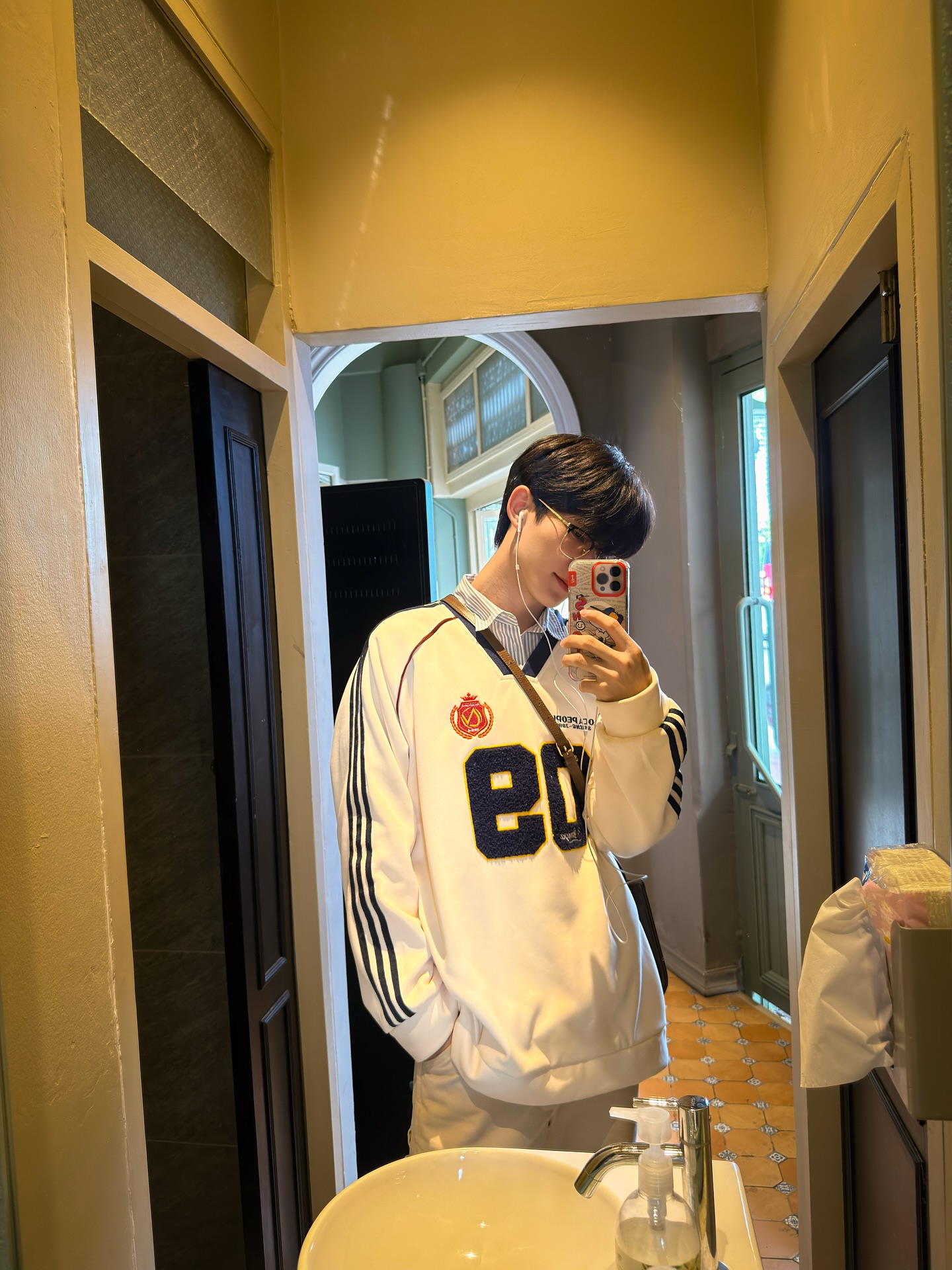 เฟริสท์ - ฉลองรัฐ นอบสำโรง